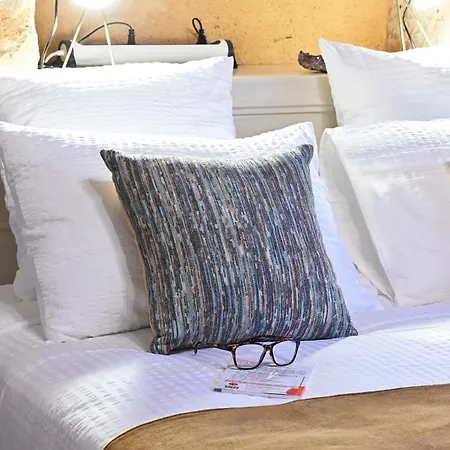 D'hotes De L'ancienne Gendarmerie De Bed & Breakfast Cadouin